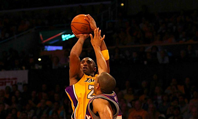 On This Date: Kobe Bryant’s Big Game Leads Lakers to Win over Suns