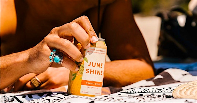 This Great-Tasting Hard Kombucha Is the Alcoholic Drink You&#8217;ve Been Waiting For